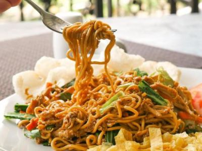 MIE GORENG AYAM